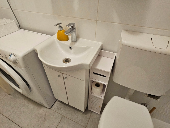 Turnić, stan 1S+DB, (nije agencija), dugoročno