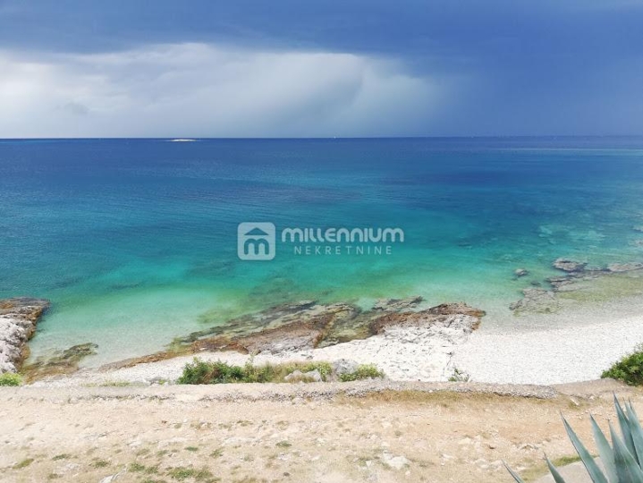 Otok Unije, ekskluzivna kamena kuća, 1. red do mora