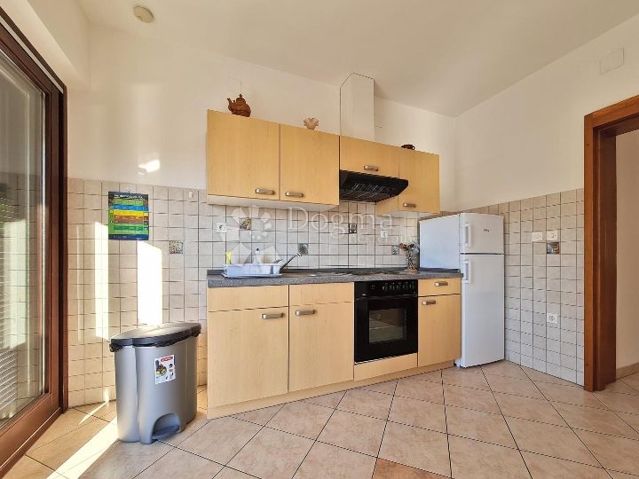 Apartman od centra Malinske udaljen 5 minuta!