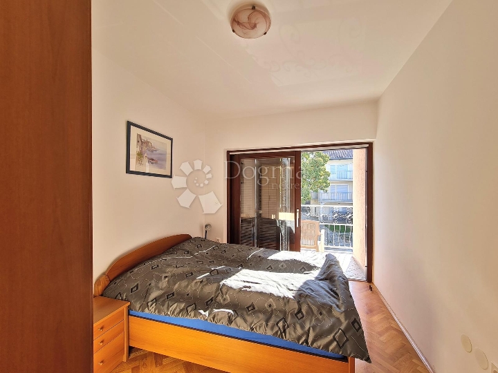 Apartman od centra Malinske udaljen 5 minuta!