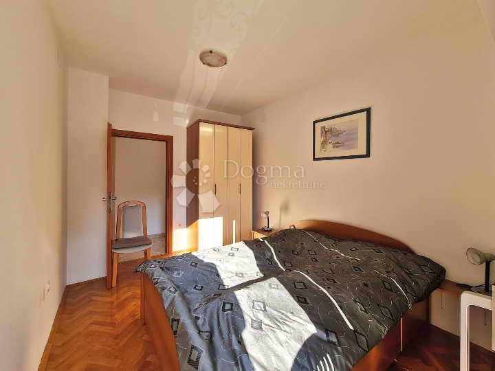 Apartman od centra Malinske udaljen 5 minuta!