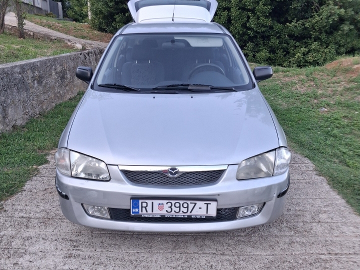 Mazda 323f, reg. god. dana, 1350 €