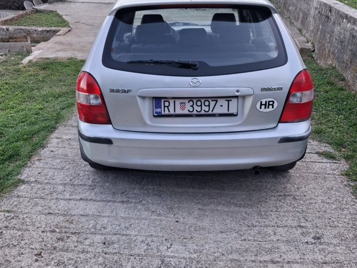 Mazda 323f, reg. god. dana, 1350 €
