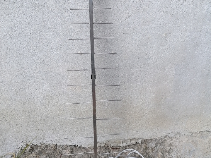 Antena 100x33 cm, "riblja kost", nova