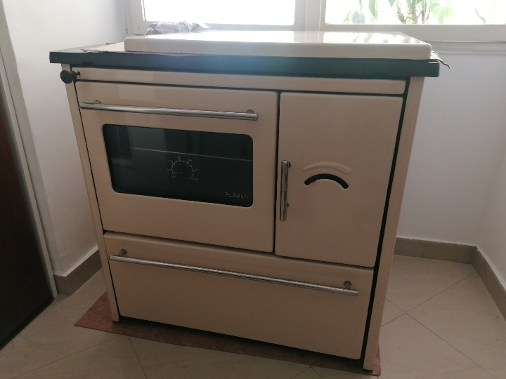 Štednjak na drva Plamen 850
