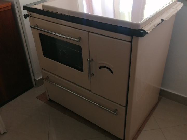 Štednjak na drva Plamen 850