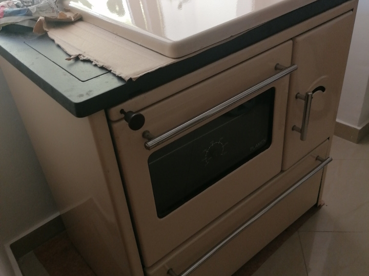 Štednjak na drva Plamen 850