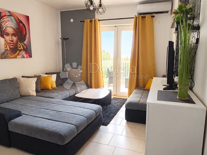 Apartman na prvom katu s pogledom na more