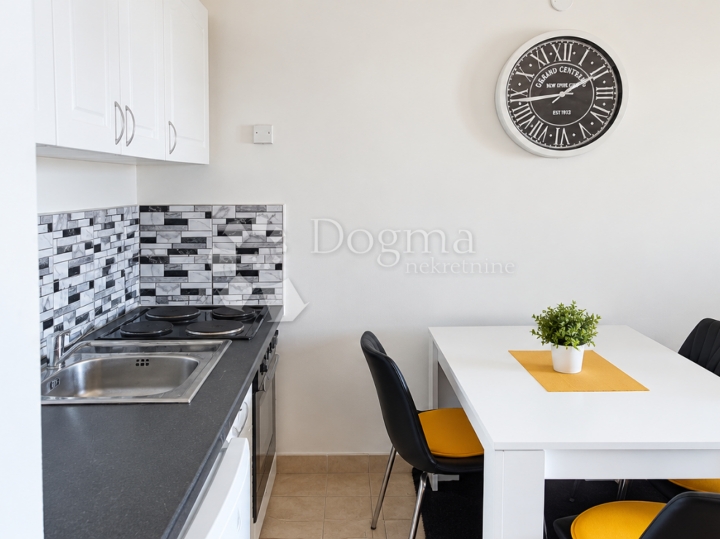 Apartman na prvom katu s pogledom na more