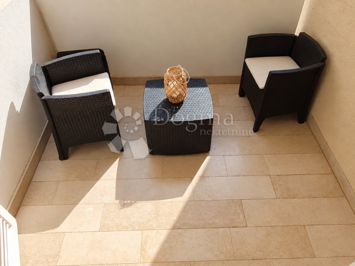 Apartman na prvom katu s pogledom na more