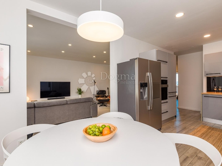 Krk, NJivice, apartman,79 m2m, pogled na more