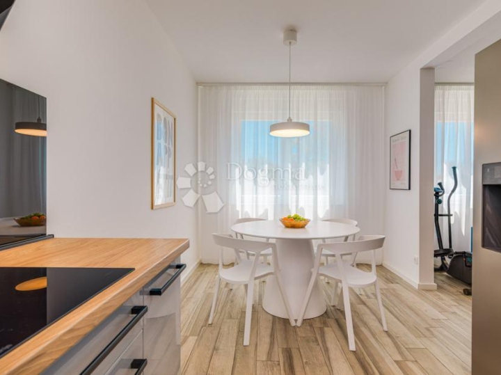 Krk, NJivice, apartman,79 m2m, pogled na more