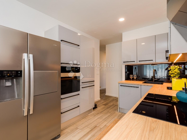 Krk, NJivice, apartman,79 m2m, pogled na more