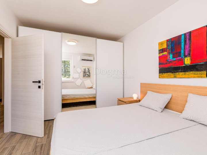 Krk, NJivice, apartman,79 m2m, pogled na more