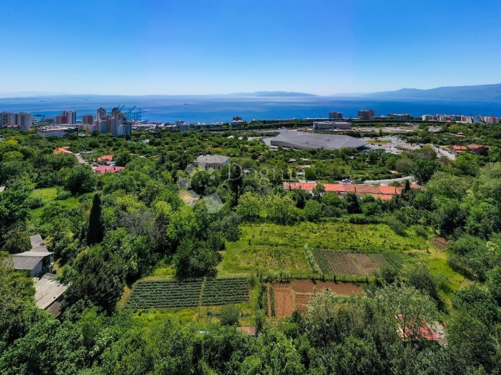 Rijeka, građevinsko zemljiste 6700 m2, Rujevica