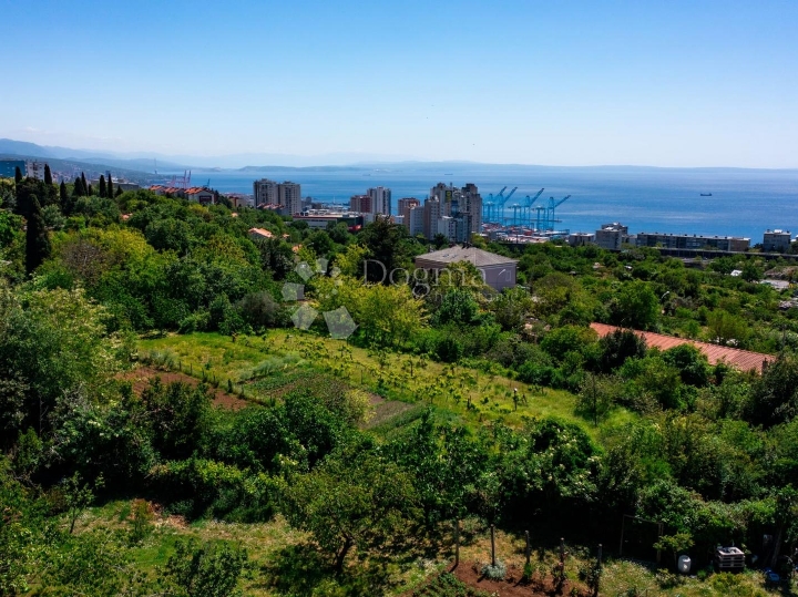 Rijeka, građevinsko zemljiste 6700 m2, Rujevica