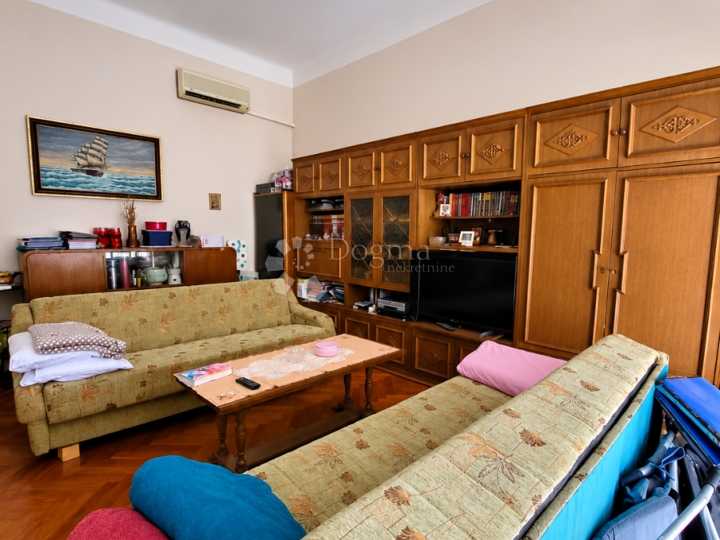 Gospodski stan od 159 m² - 5 min od Korza