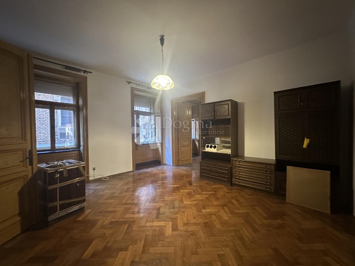 Rijeka – Centar, prostrani stan 96,16 m² na par koraka od Korza
