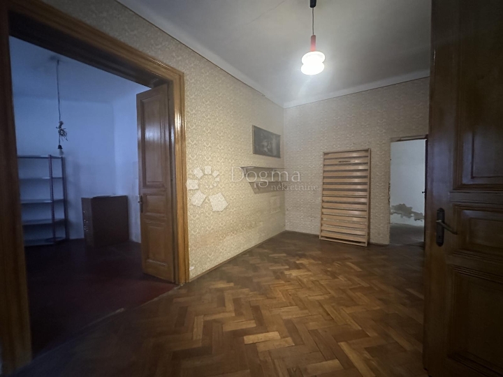 Rijeka – Centar, prostrani stan 96,16 m² na par koraka od Korza