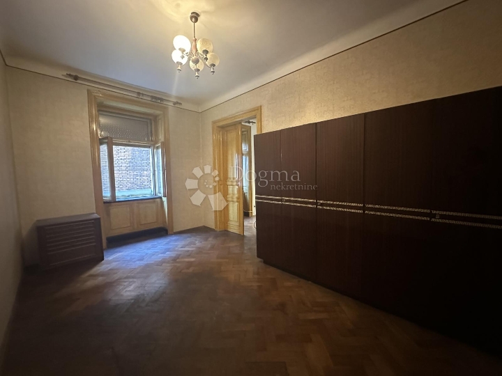 Rijeka – Centar, prostrani stan 96,16 m² na par koraka od Korza