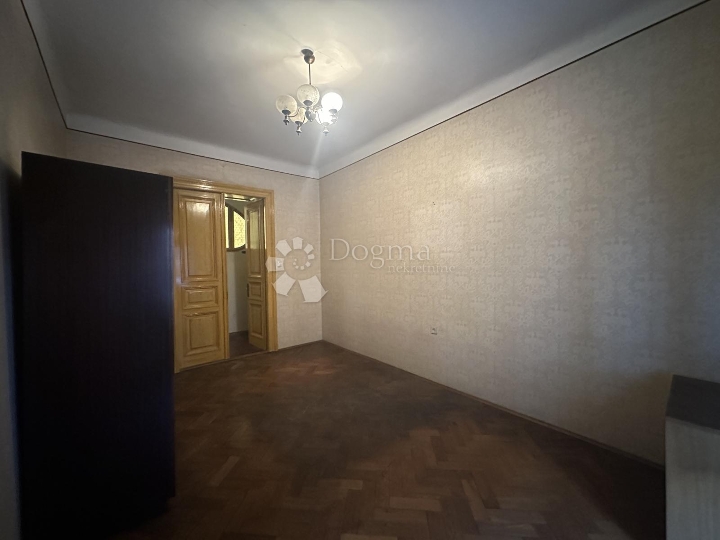 Rijeka – Centar, prostrani stan 96,16 m² na par koraka od Korza