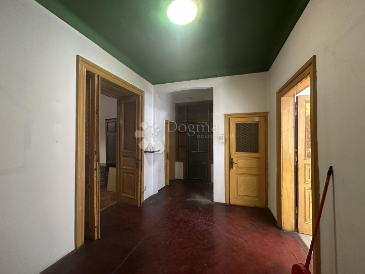 Rijeka – Centar, prostrani stan 96,16 m² na par koraka od Korza