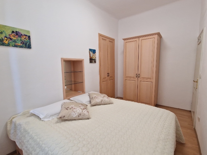 Namješten jednosoban stan, centar Rijeke - 37 m2