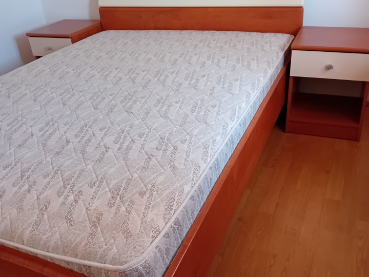 Krevet 140x200 cm