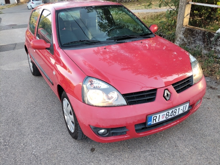 Renault Clio, registriran godinu dana