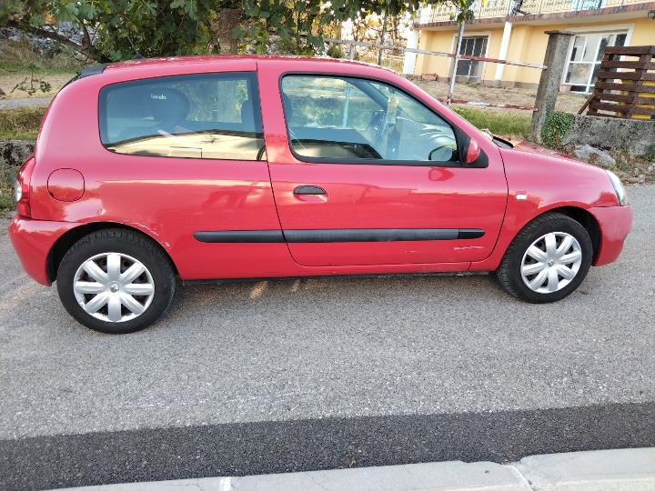 Renault Clio, registriran godinu dana