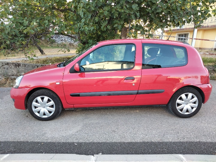 Renault Clio, registriran godinu dana