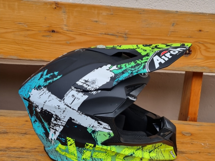 Motocross kaciga
