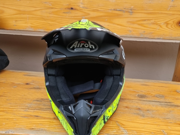 Motocross kaciga
