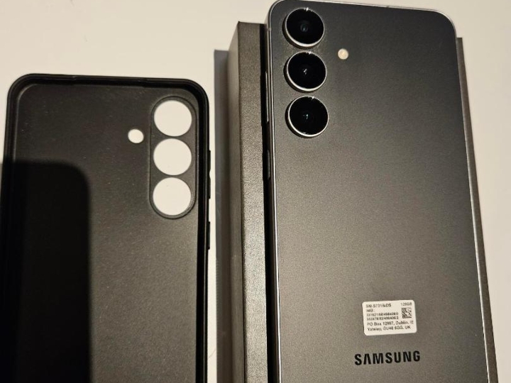Samsung S25FE