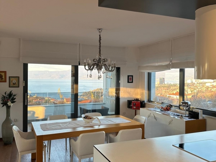 Kostrena — Luksuzna moderna vila s bazenom i panoramskim pogledom na Kvarner