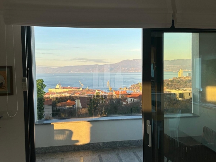 Kostrena — Luksuzna moderna vila s bazenom i panoramskim pogledom na Kvarner