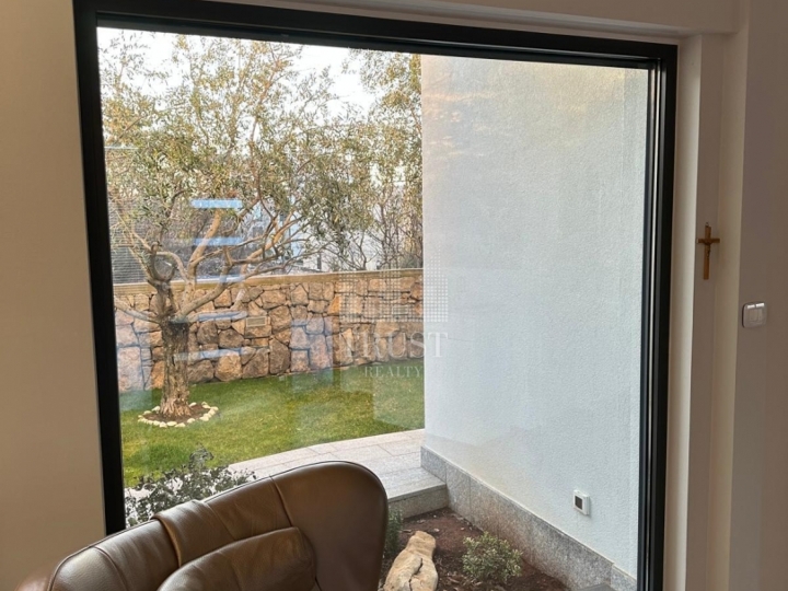 Kostrena - moderna vila s bazenom i pogledom na Kvarner