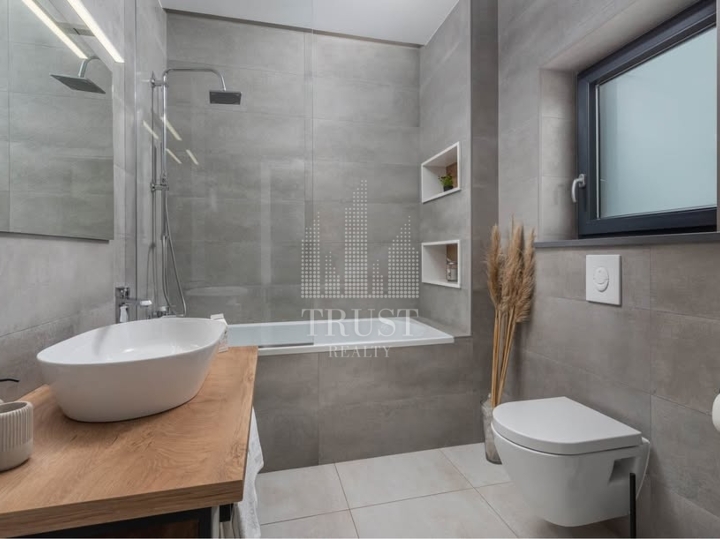 Istra - moderna prizemna kuća s bazenom i jacuzzijem u mirnom kutku Svetog Petra u Šumi