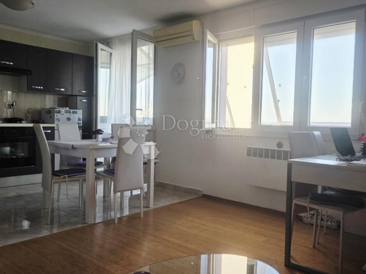 Stan - Turnić, 1S+DB, 46 m2, panoramski pogled na more