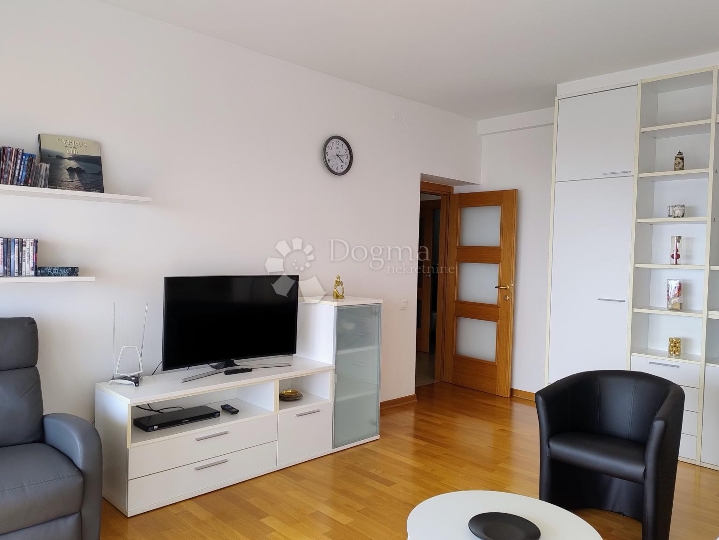 Samo kod nas – Pećine, 71 m², more na 200 m