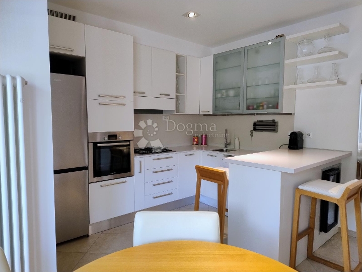 Samo kod nas – Pećine, 71 m², more na 200 m