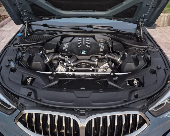 BMW M850i, coupe