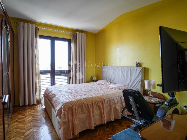 Rovinj –  stan s dvije spavaće sobe, pogled na more - 2 km od prvih plaža