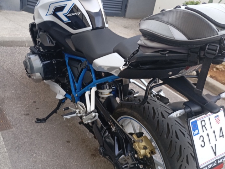 BMW R1200R