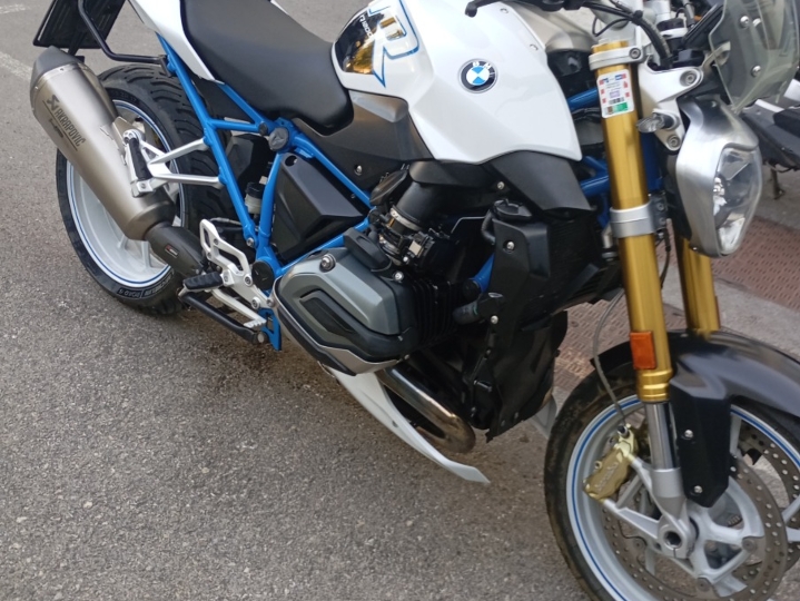 BMW R1200R