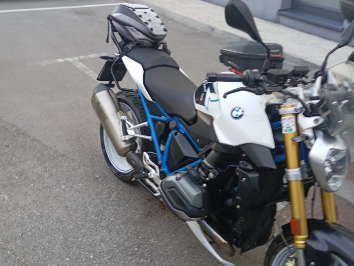 BMW R1200R