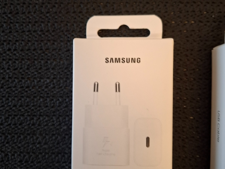 Samsung punjač i kabel