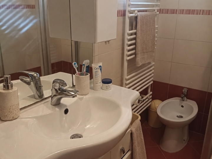 Dugoročni najam stana u centru Matulja, 62 m², 2S+DB, balkon