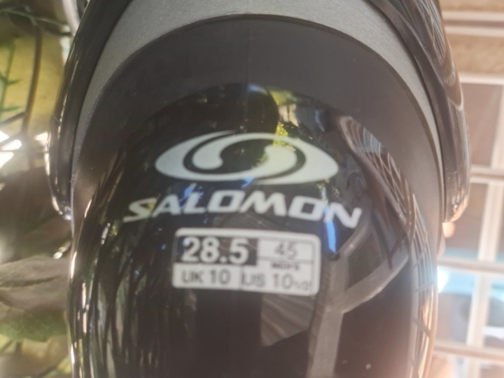 Pancerice, skije i štapove.