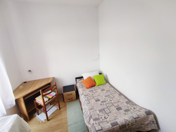 Centar, blizu Pomorskog i Ekonomskog fakulteta